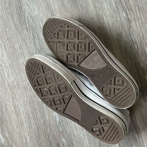 White Converse - Picture 2 of 3